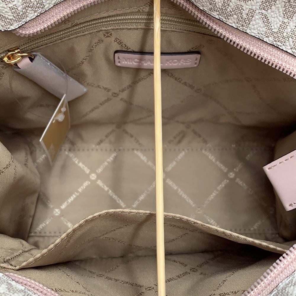 MICHAEL KORS MIRELLA SMALL
SHOPPER TOP ZIP XBODY POWDER
BLUSH MULTI SIGN… - Picture 13 of 16